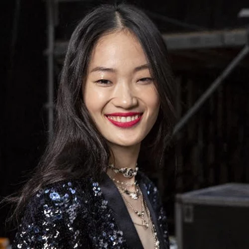 Κόκκινο κραγιόν | Πώς το προτείνουν αυτή τη σεζόν 6 σχεδιαστές