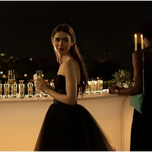 Emilys in Paris | Τι φορούν αυτή την εποχή οι πραγματικές Παριζιάνες