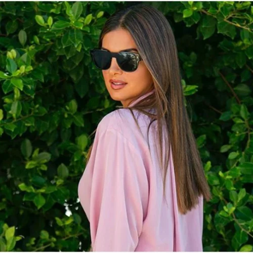 Kρύβει πόντους από την κοιλιά και είναι οικονομικό | Το ροζ πουκάμισο της Σταματίνας Τσιμτσιλή είναι ό,τι χρειάζεσαι