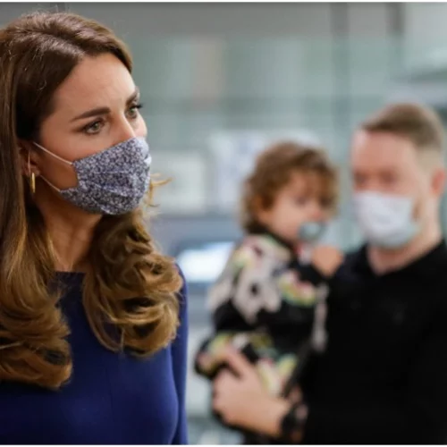 Kate Middleton | Η κομψή της εμφάνιση με μπλε φόρεμα