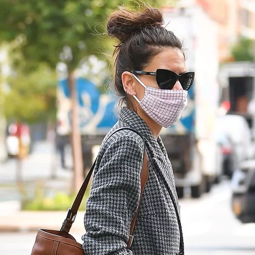 Η Katie Holmes φοράει τα παπούτσια που πρέπει να αποκτήσεις