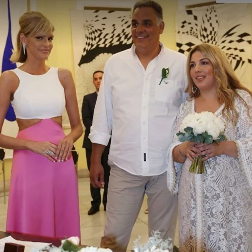 Σάσα Σταμάτη | Πλέει σε πελάγη ευτυχίας