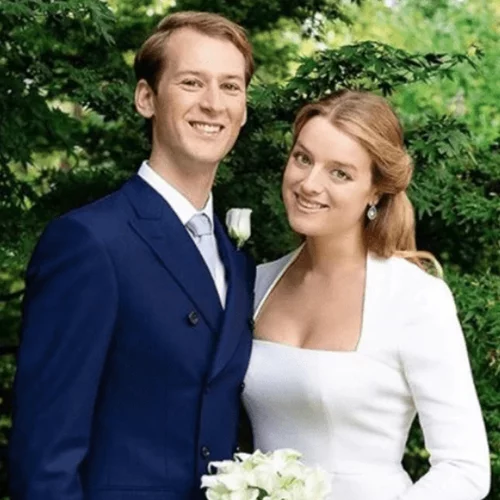 Βασιλικός γάμος στο Μπάκιγχαμ | Η νεαρή αριστοκρατική νύφη, το υπέροχο νυφικό και τα διαμάντια