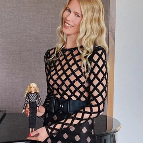 Η Claudia Schiffer έγινε κούκλα Barbie