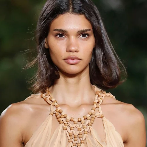 Σκέφτεσαι να κόψεις κοντά τα μαλλιά σου; Όλη η έμπνευση που χρειάζεσαι είναι εδώ