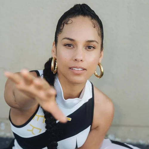 Alicia Keys | Με τελείως διαφορετικό hair look ύστερα από πολλά χρόνια