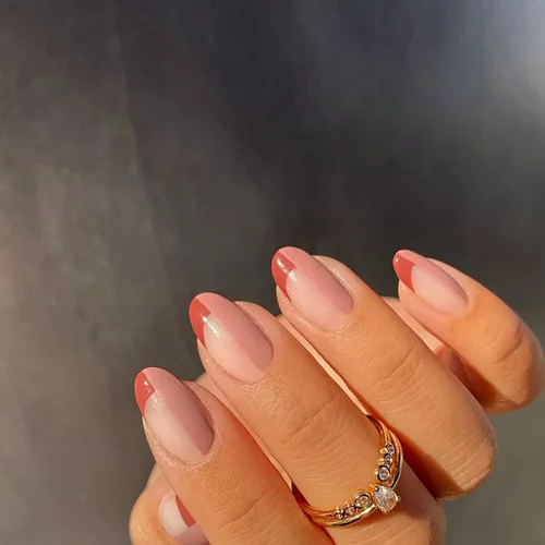 Βαρέθηκες τα μπορντό και navy νύχια; 10 ιδιαίτερα φθινοπωρινά μανικιούρ που πρέπει να δοκιμάσεις φέτος