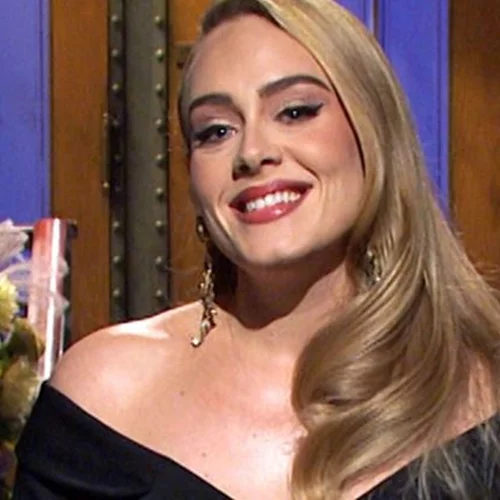 Adele | Η εμφάνιση στο Saturday Night Live μετά την απώλεια 45 κιλών