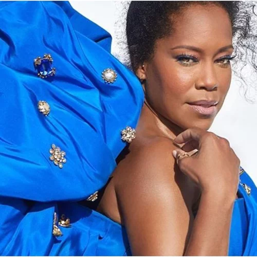Η Regina King βγάζει σε δημοπρασία τα Schiaparelli looks που φόρεσε στα Emmy's