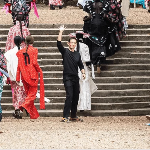 Erdem Moralioglu | H Βασίλισσα Ελισάβετ τίμησε τον σχεδιαστή