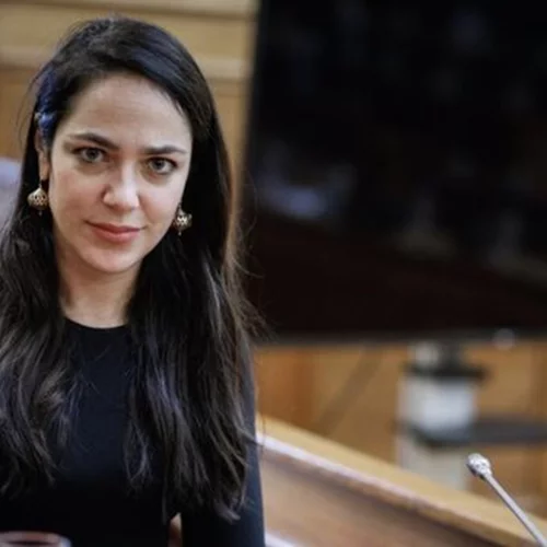 Δόμνα Μιχαηλίδου | «Είναι δύσκολο να περιγράψω τα συναισθήματά μου όταν παιδιά ρωτούν αν μπορώ να τους βρω οικογένεια»