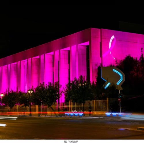 #TimeToEndBreastCancer | Ο λόγος που το Μέγαρο Μουσικής φωτίστηκε ροζ