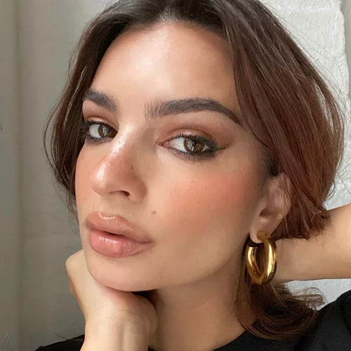 Emily Ratajkowski | Η αδιαμφησβήτητη queen των nude lips