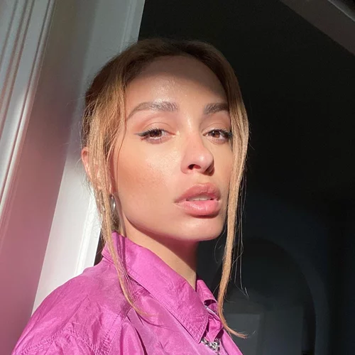 Ελένη Φουρέιρα | Το repost της φωτογραφίας της από τη Rihanna