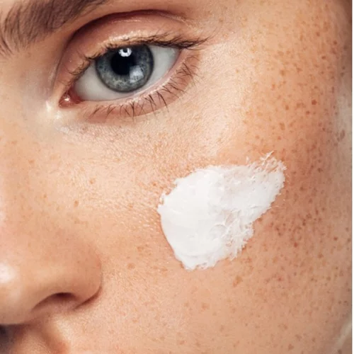 Το δέρμα σου όταν πιάσεις τα 30: Αυτά συστήνει η δερματολόγος τώρα