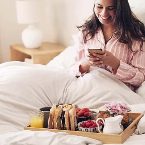 Τα 7+2 κορυφαία πιάτα brunch που μπορείς να γευτείς ακόμη και από το κρεβάτι σου