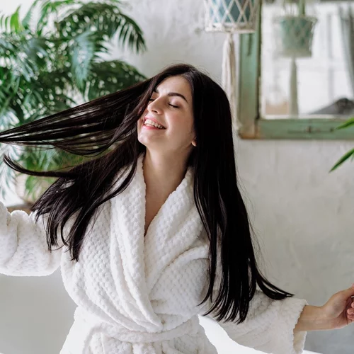 Ένα νέο eco-ethical brand υπόσχεται να σου χαρίσει όμορφα μαλλιά και να σώσει τον πλανήτη από το πλαστικό