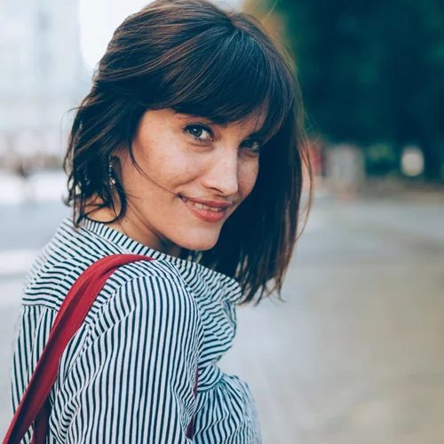 6 λάθη στη ρουτίνα ομορφιάς σου που σε κάνουν να δείχνεις πιο μεγάλη