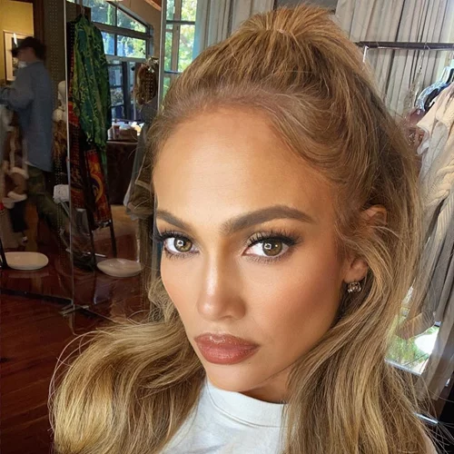 Jennifer Lopez | Η εντυπωσιακή αλλαγή στα μαλλιά της