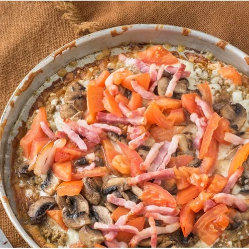 Πίτσα σφολιάτας με πλευρώτους και πέστο πράσινης ελιάς