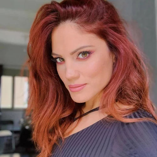 Νέα μέρα, νέο hair look για τη Μαίρη Συνατσάκη