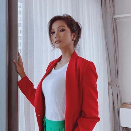 Μοντέλο από το Βιετνάμ πρωτοστατεί σε εκστρατεία γραμματισμού κοριτσιών