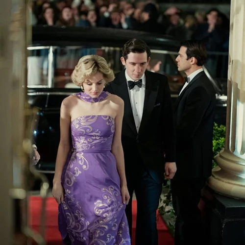 Η Olivia Colman και η Emma Corrin συζητούν για το The Crown