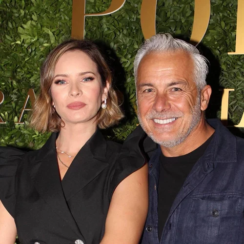 Anita Brand | Βόλτα με τον τριών μηνών γιο της με casual look