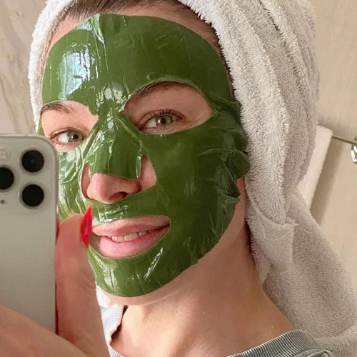 Τατιάνα Στεφανίδου | Κάνει beauté και φωτογραφίζεται με τη μάσκα ομορφιάς της