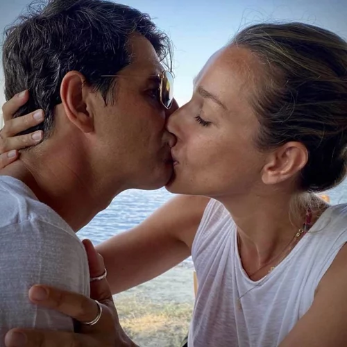 Κάτια Ζυγούλη | Οι ευχές από τον Σάκη Ρουβά για τη γιορτή της, το φιλί και οι ρομαντικές φωτογραφίες