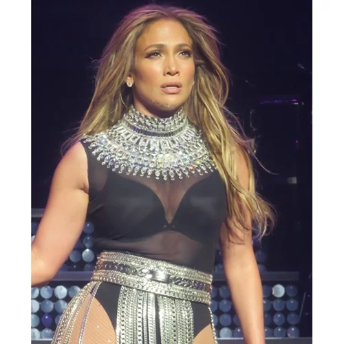 H εμφάνιση της JLo στα People’s Choice Awards είναι η ιδανική πρόταση για τις γιορτές