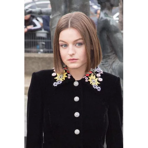 Η Emma Corrin δεν θα ήθελε να συναντήσει τους πρίγκιπες William και Harry