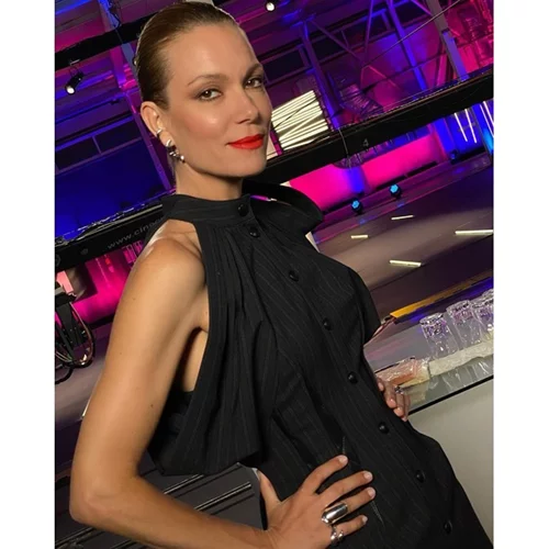 Η Βίκυ Καγιά φόρεσε ξανά το πιο chic μοτίβο