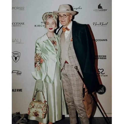 Αυτό το stylish δίδυμο επιβεβαιώνει ότι η μόδα και το στυλ δεν έχουν ηλικία