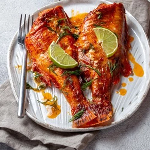 Φιλέτο λαβράκι με πικάντικη σάλτσα