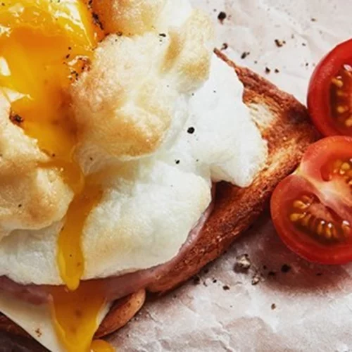 Cloud Eggs | Η συνταγή για τα νοστιμότερα αυγά στον φούρνο