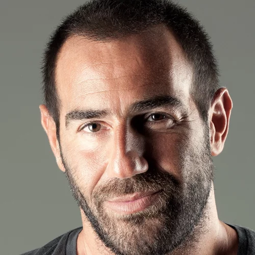 Δύσκολες ώρες για τον Αντώνη Κανάκη