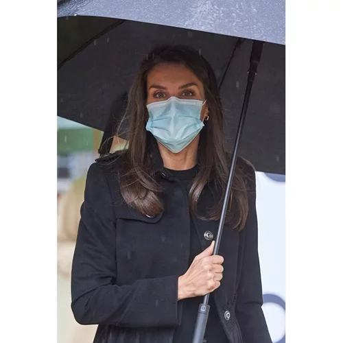 Βασίλισσα Letizia | Η κομψή εμφάνιση με τα must have παπούτσια του χειμώνα