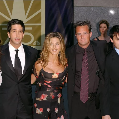 Friends | Το reunion μετατέθηκε για το Μάρτιο