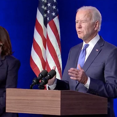 "We did it, Joe! " Η Kamala Harris συγχαίρει τον Joe Biden