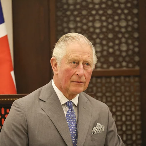 Ο πρίγκιπας Κάρολος παρουσιάζει μία βιώσιμη συλλογή μόδας