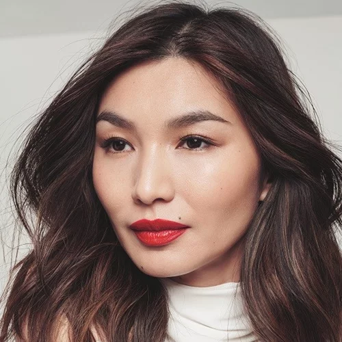 Η Gemma Chan είναι το νέο πρόσωπο της L’Oréal Paris