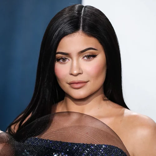 H Kylie Jenner έκανε το πιο κομψό γιορτινό χτένισμα