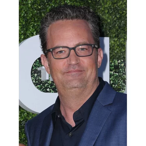 Matthew Perry | Αρραβωνιάστηκε την 29χρονη αγαπημένη του  Molly Hurwitz