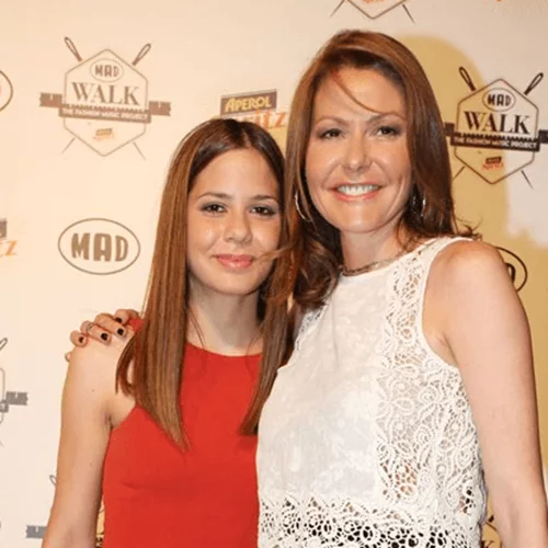 Αλεξάνδρα Κωστοπούλου | Επιστροφή στην Ελλάδα, στο πλευρό της εγκυμονούσας μητέρας της