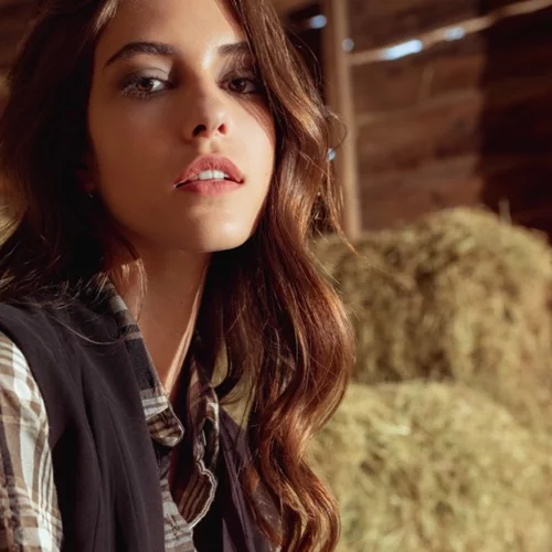 Black Friday: Εδώ θα βρεις τις πιο απίστευτες προσφορές σε μπλούζες και παντελόνια για το χειμώνα