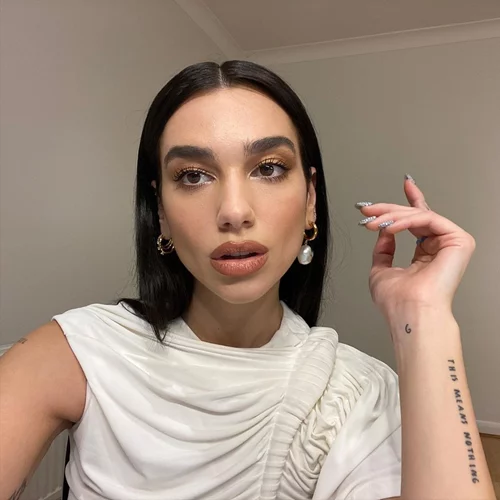 Το λαμπερό μανικιούρ της Dua Lipa που έκλεψε τις εντυπώσεις