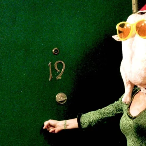 Courteney Cox | Αναπαριστά τη σκηνή με τη γαλοπούλα από τα Friends