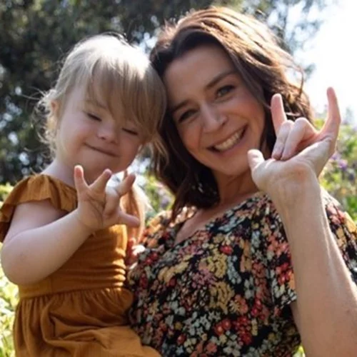 «Η κόρη μου με σύνδρομο Down γέμισε τη ζωή μας καλοσύνη» | Η συγκινητική δήλωση μιας ηθοποιού