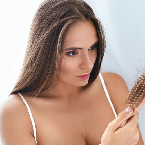 Τριχόπτωση τέλος! 5 -δοκιμασμένοι- τρόποι να την αντιμετωπίσεις μια και καλή